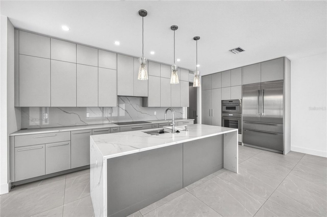 2590 Floyd Street, Sarasota, FL 34239 Photo