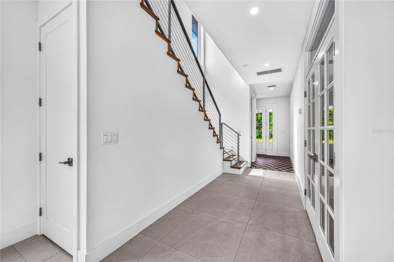 2590 Floyd Street, Sarasota, FL 34239 Photo