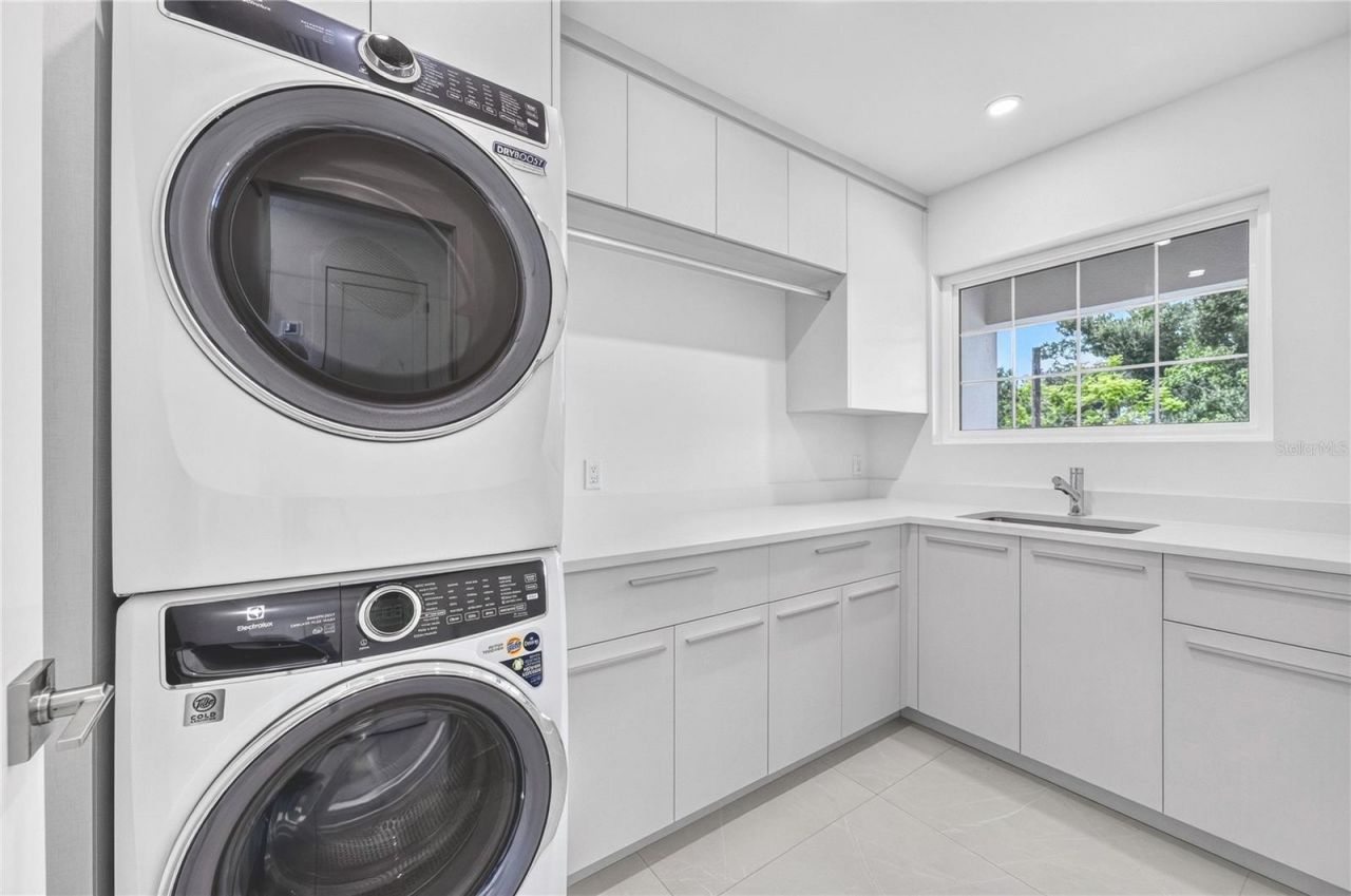 2590 Floyd Street, Sarasota, FL 34239 Photo
