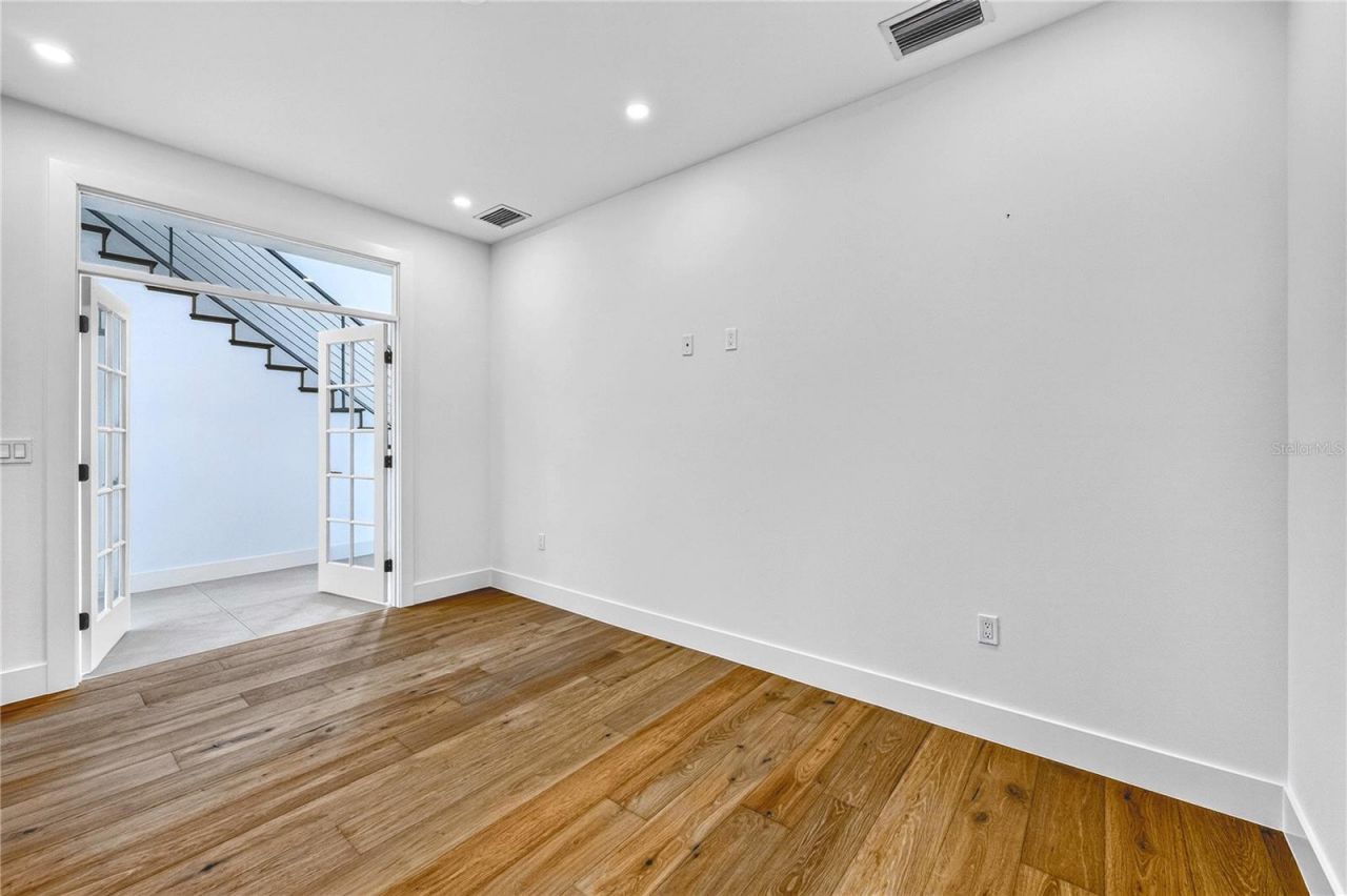 2590 Floyd Street, Sarasota, FL 34239 Photo
