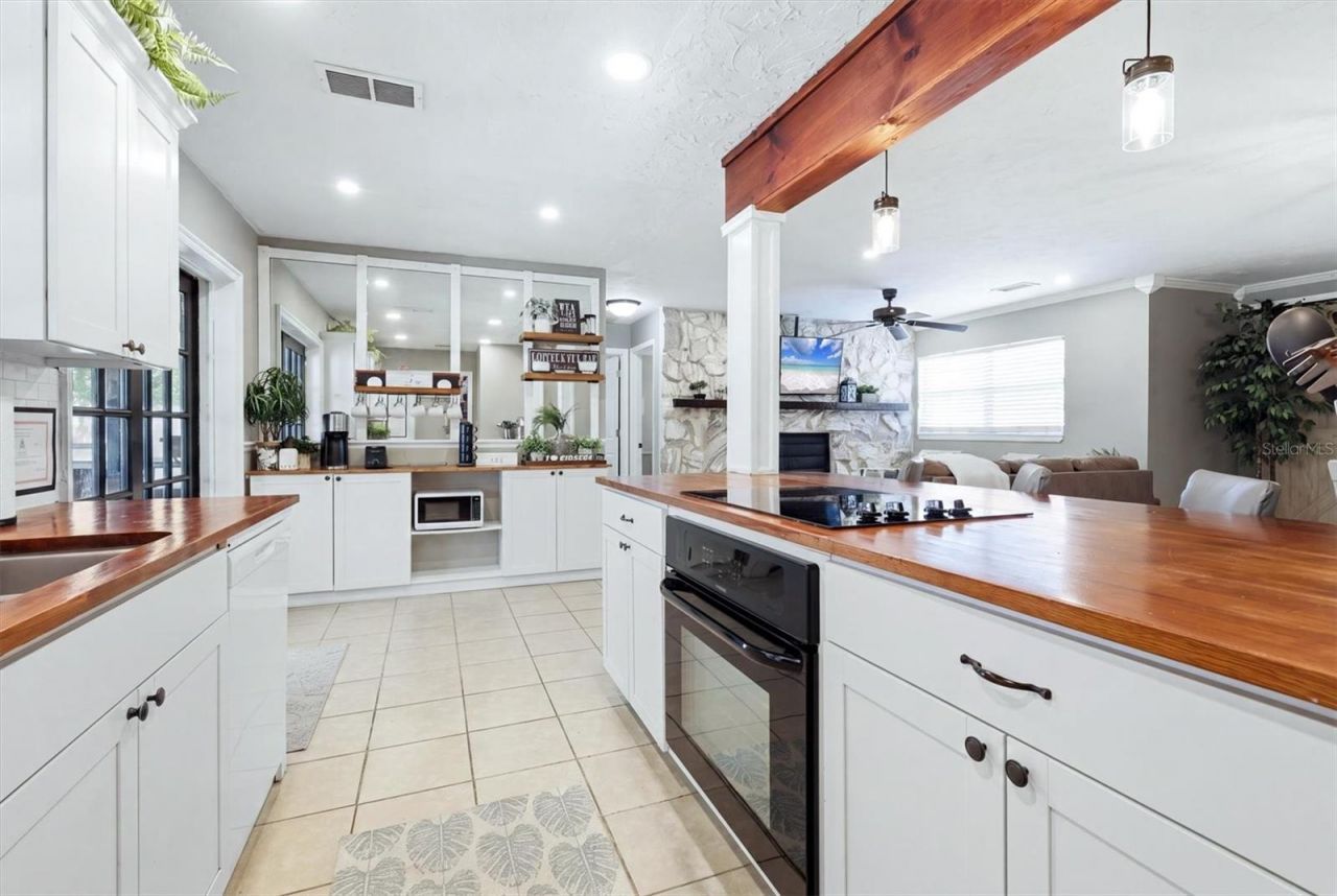 3818 Buckeye Circle, Sarasota, FL 34232 Photo