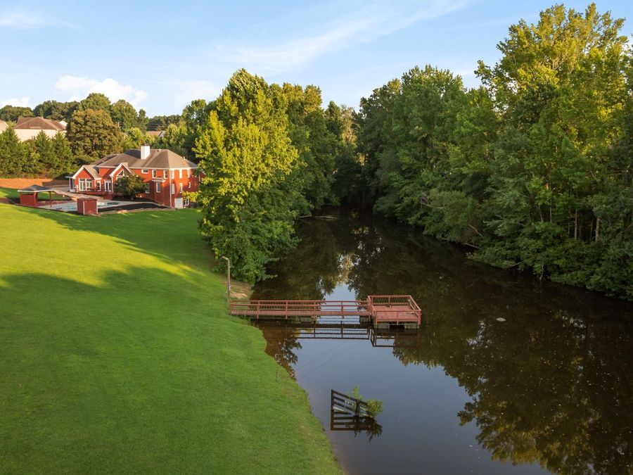 Property Image 100