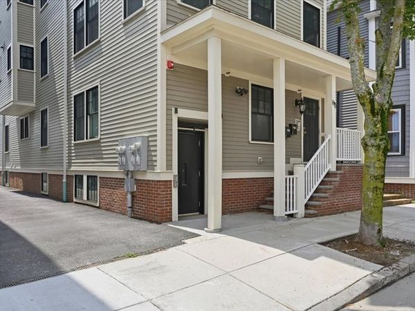 613 E 6th St., Unit 3, Boston, MA 02127