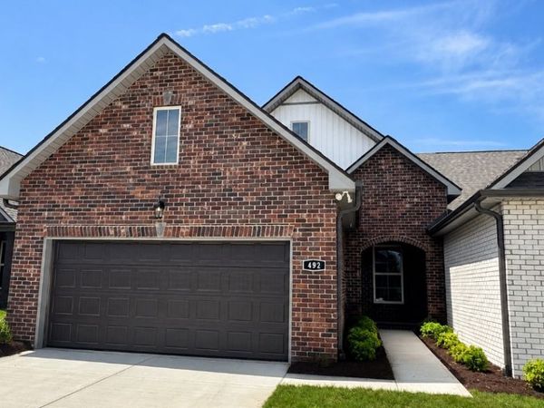 492 W Foxrun, Springfield, TN 37172