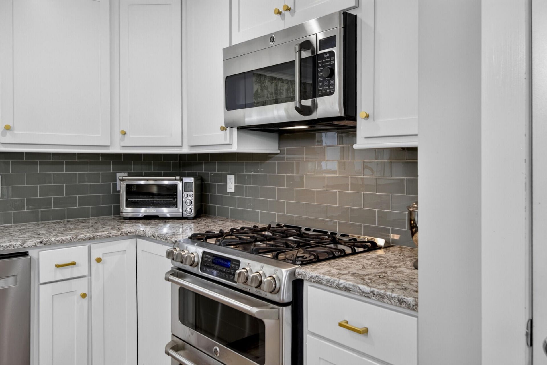 114 Reynolds Road Photo 11