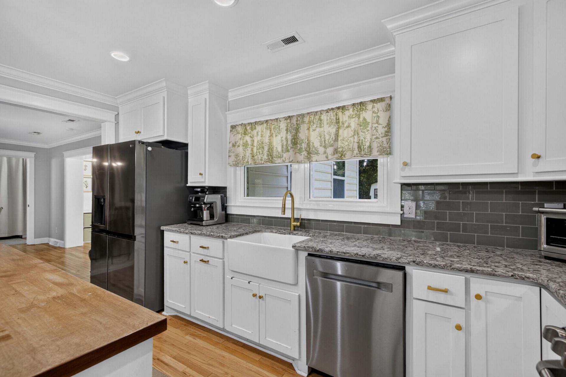 114 Reynolds Road Photo 12