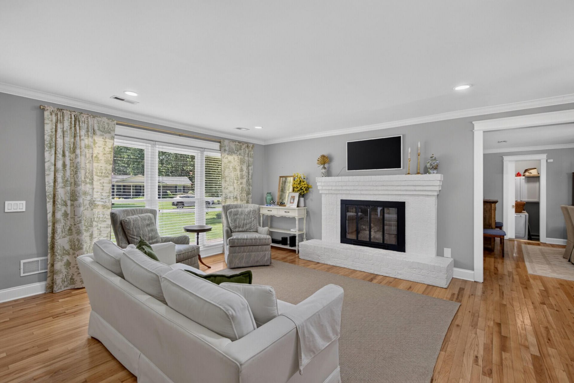 114 Reynolds Road Photo 4