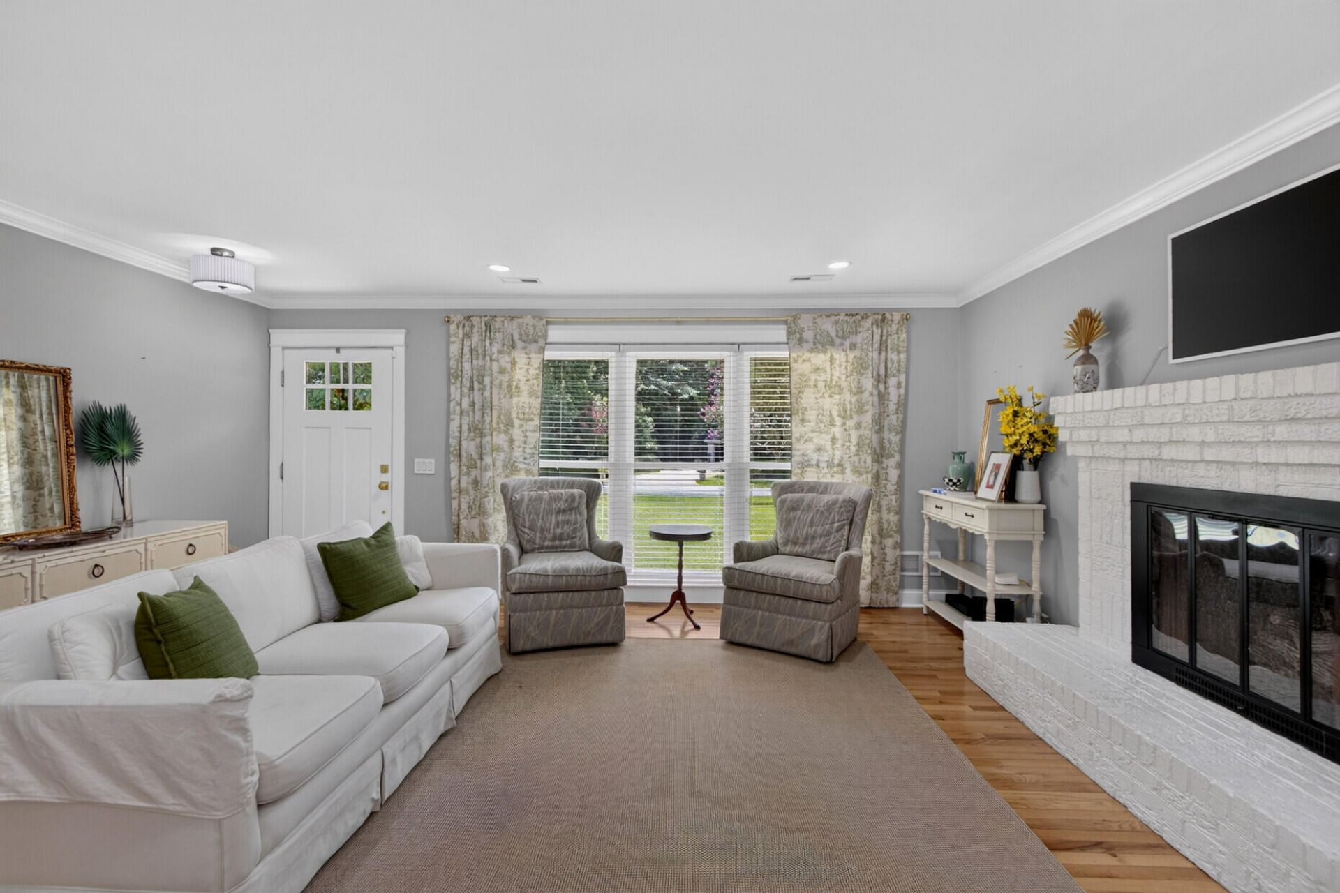 114 Reynolds Road Photo 6