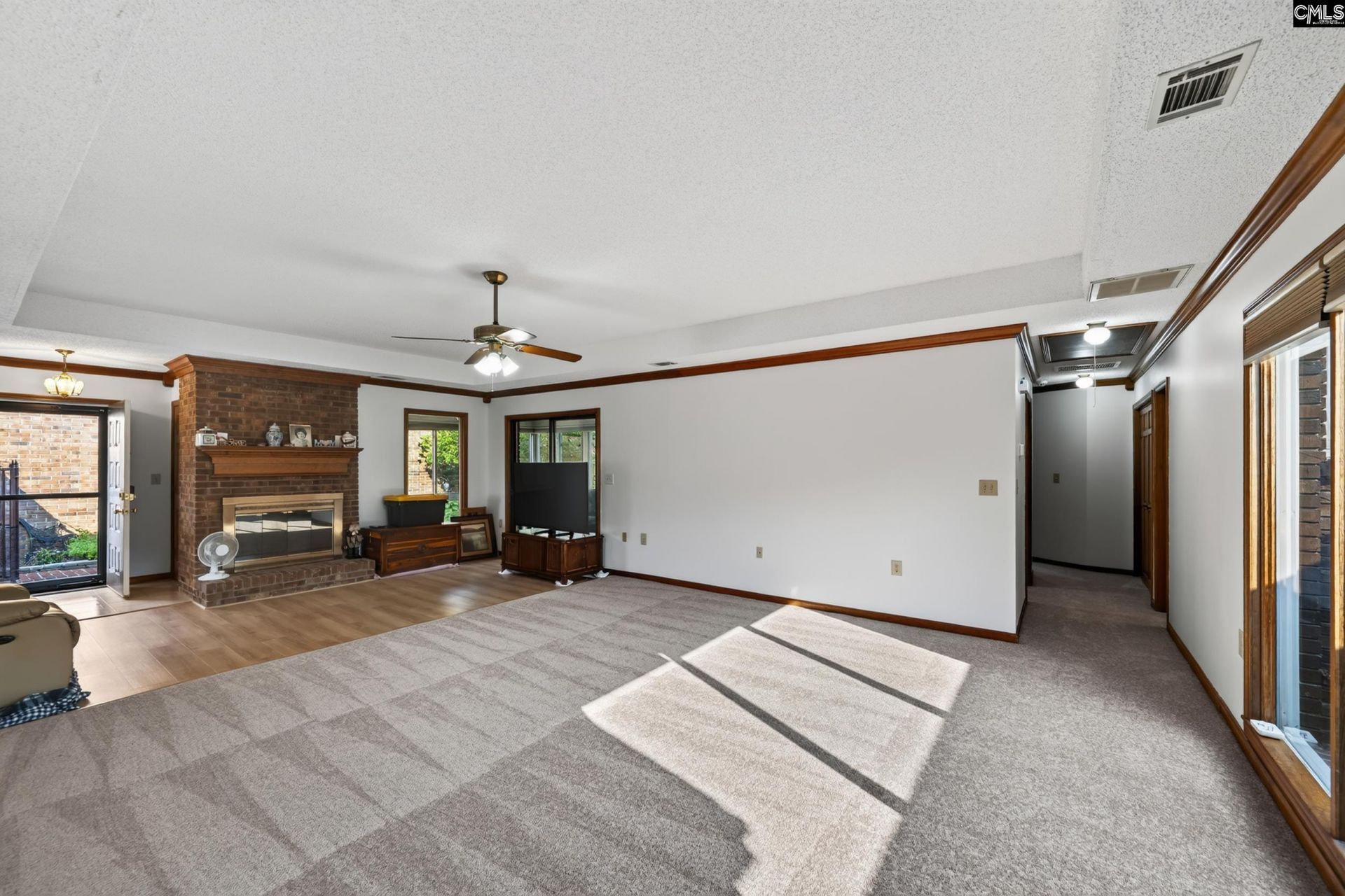 320 Patio Place  Photo 4