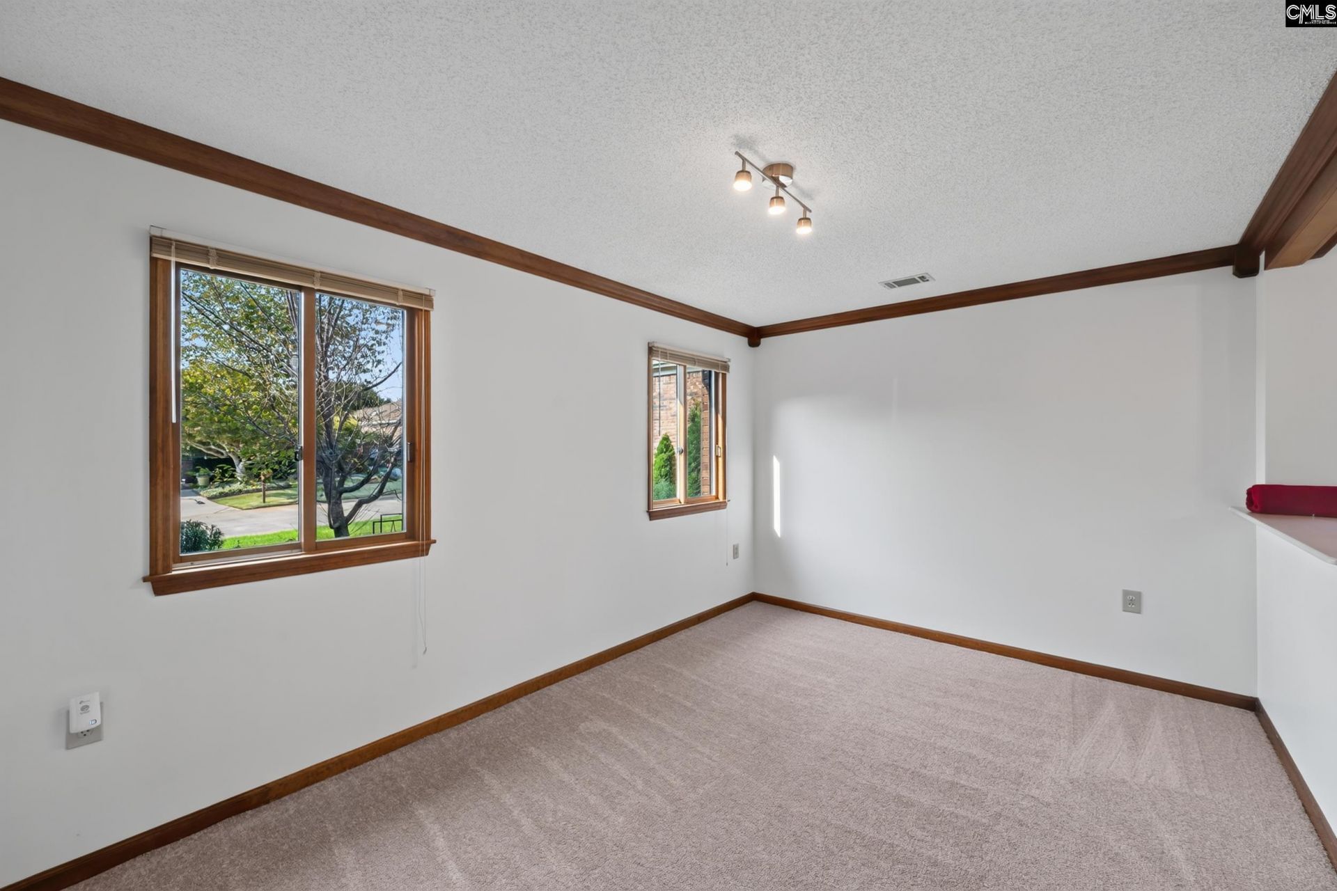 320 Patio Place  Photo 5