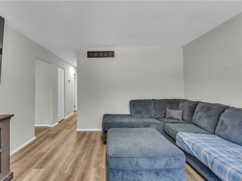 901 Jean Avenue, Akron, OH 44310 Photo 3