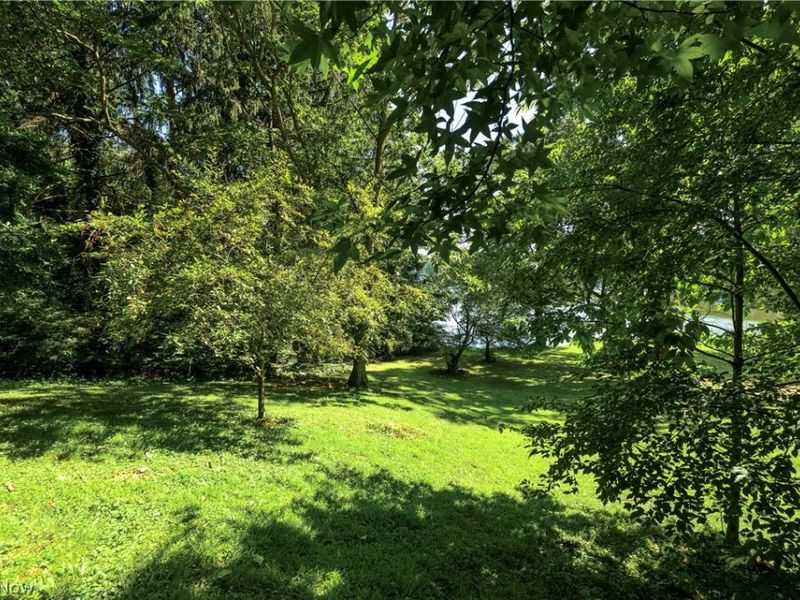 55 Willowdale Lake Avenue NW, North Canton, OH 44720 Photo 31