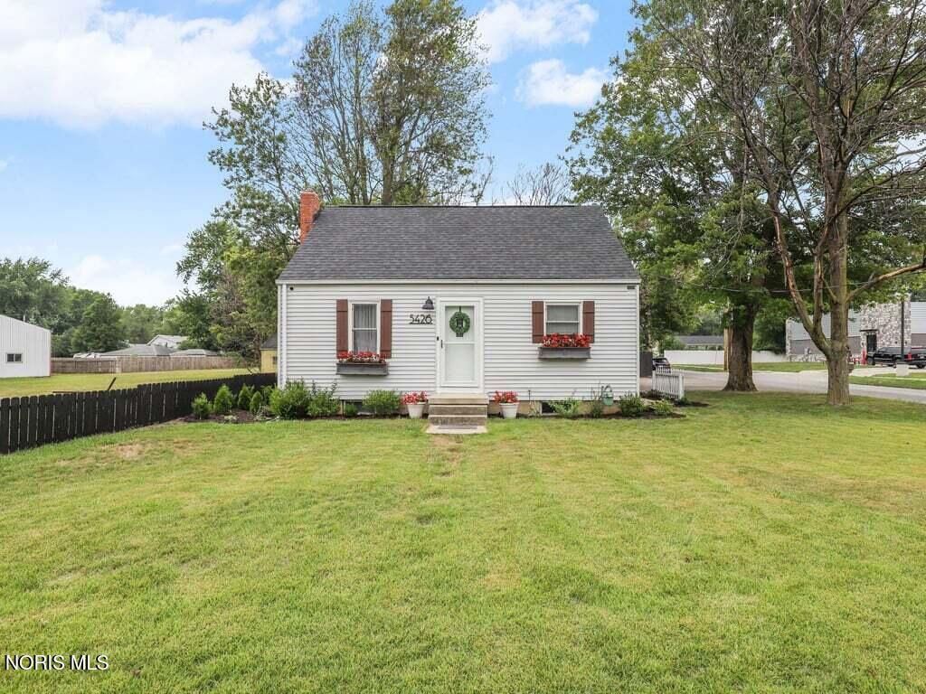 5426 W Alexis Road, Sylvania, OH 43560 Main Photo