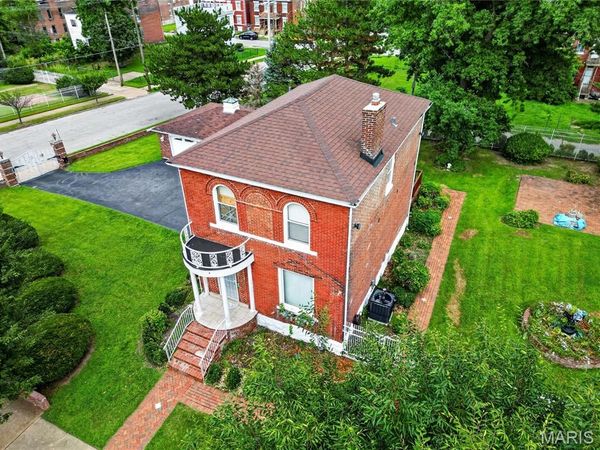 1392 Burd Avenue , St Louis, MO 63112