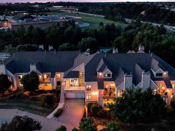 1610 Lake Knoll Drive, Unit 1N, Lake St Louis, MO 63367