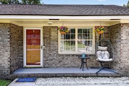 105 Beatrice Lane photo 4