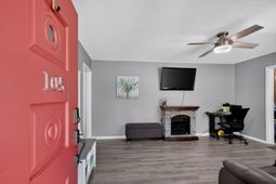105 Beatrice Lane photo 4