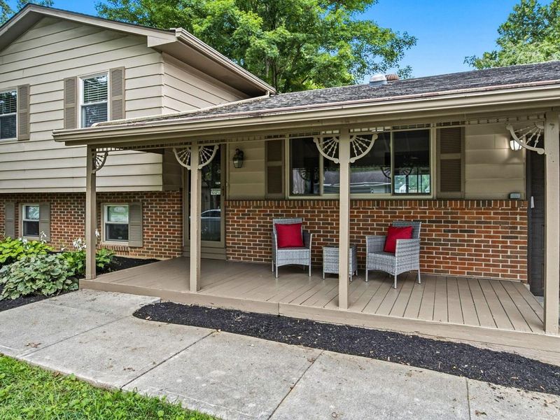 2018 Candleberry Drive, Grove City, OH 43123 Photo 2