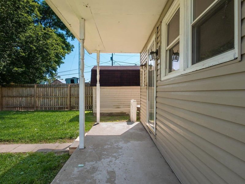 30 W Columbus Street, Thornville, OH 43076 Photo 5