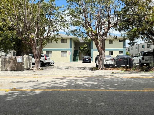 10765 SW 4th St, Unit 8, Sweetwater, FL 33174