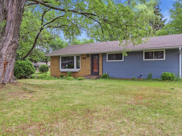 2360 Circle Drive, White Bear Lake, MN 55110