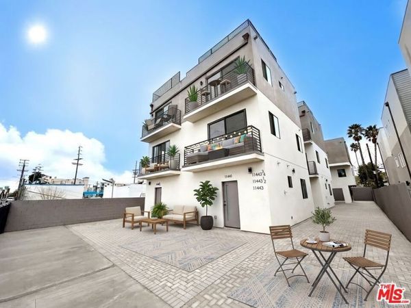 11443 Hatteras Street, North Hollywood, CA 91601