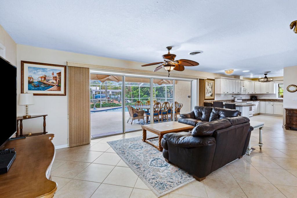 622 SW Pine Tree Lane, Palm City, FL 34990 Photo