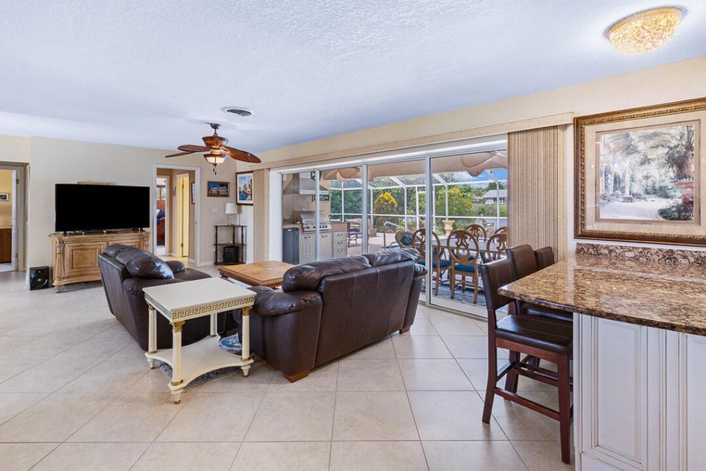 622 SW Pine Tree Lane, Palm City, FL 34990 Photo