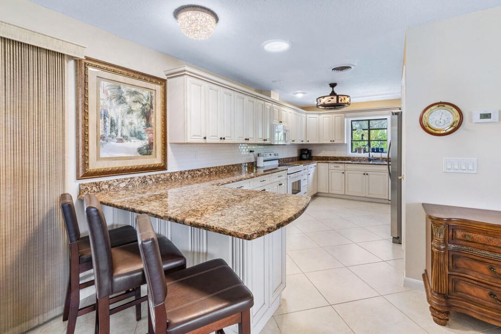 622 SW Pine Tree Lane, Palm City, FL 34990 Photo
