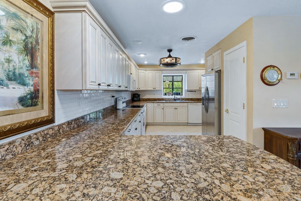 622 SW Pine Tree Lane, Palm City, FL 34990 Photo