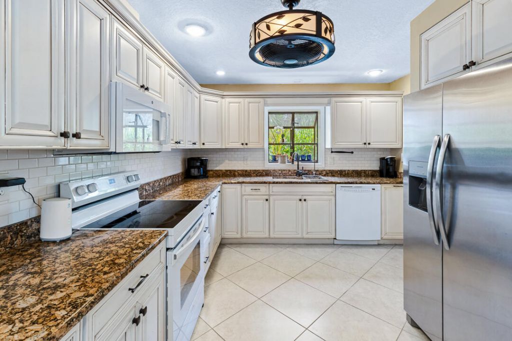622 SW Pine Tree Lane, Palm City, FL 34990 Photo