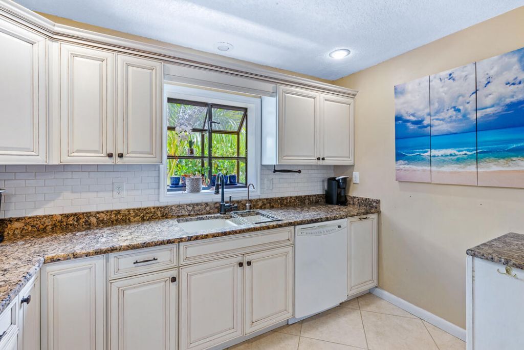 622 SW Pine Tree Lane, Palm City, FL 34990 Photo