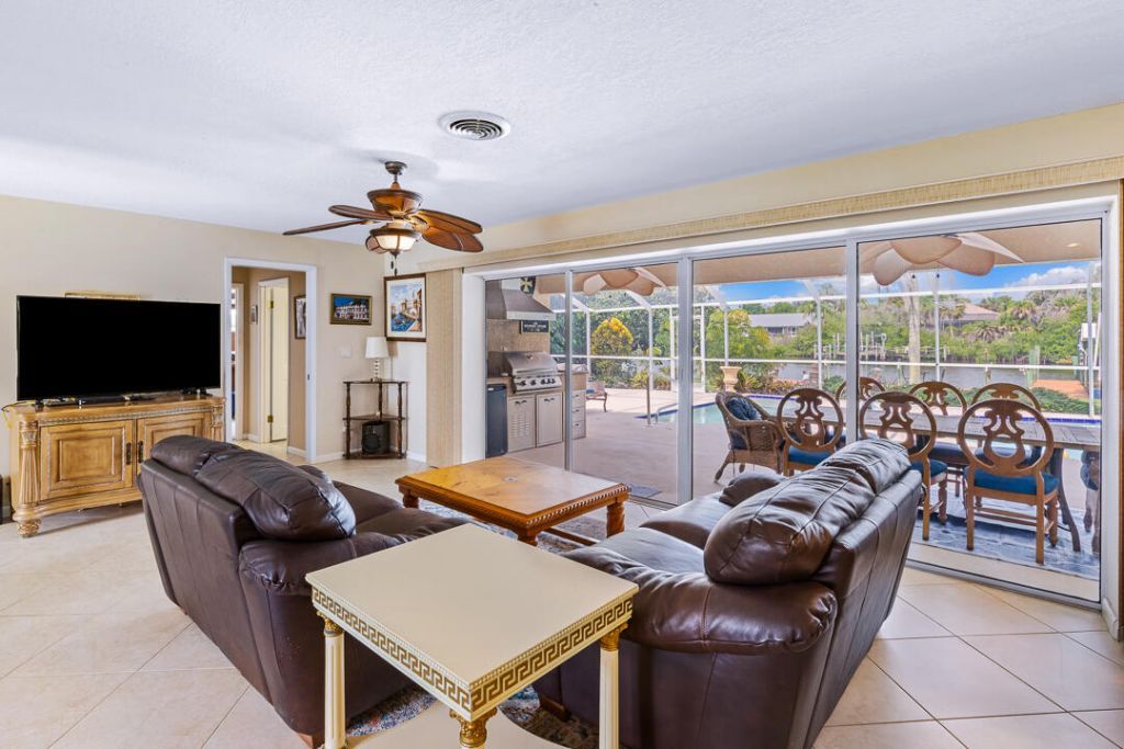 622 SW Pine Tree Lane, Palm City, FL 34990 Photo