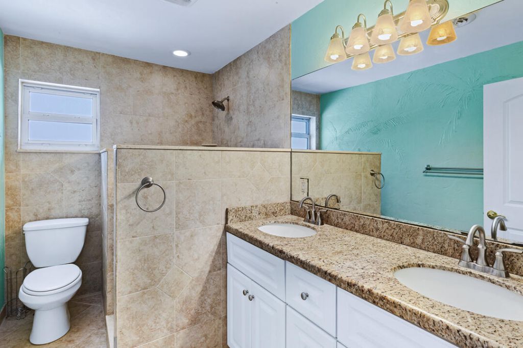 622 SW Pine Tree Lane, Palm City, FL 34990 Photo
