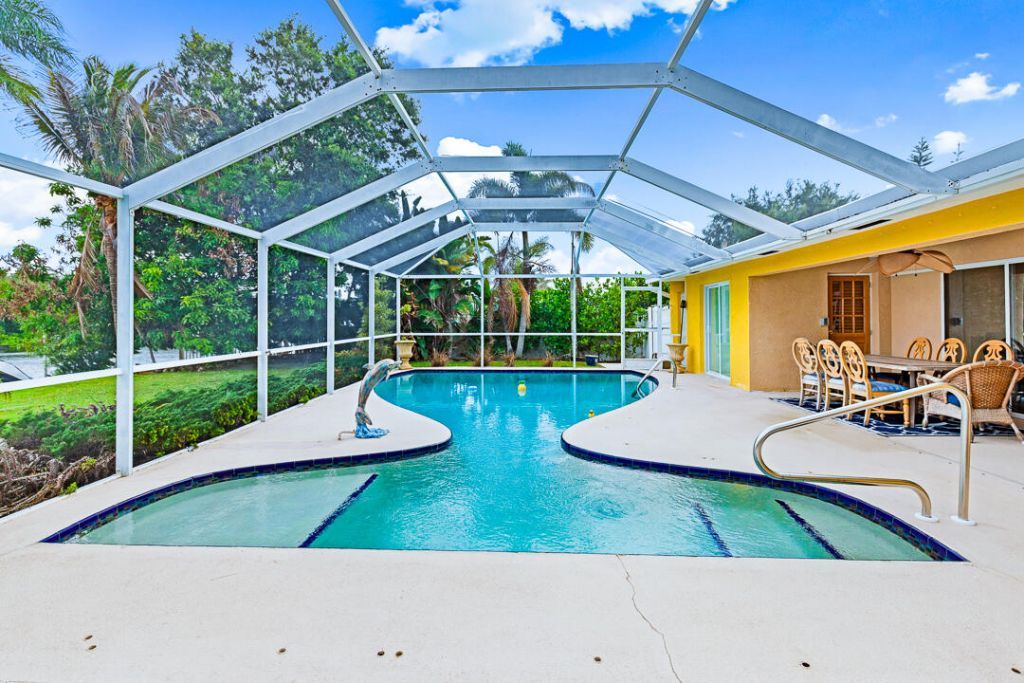 622 SW Pine Tree Lane, Palm City, FL 34990 Photo