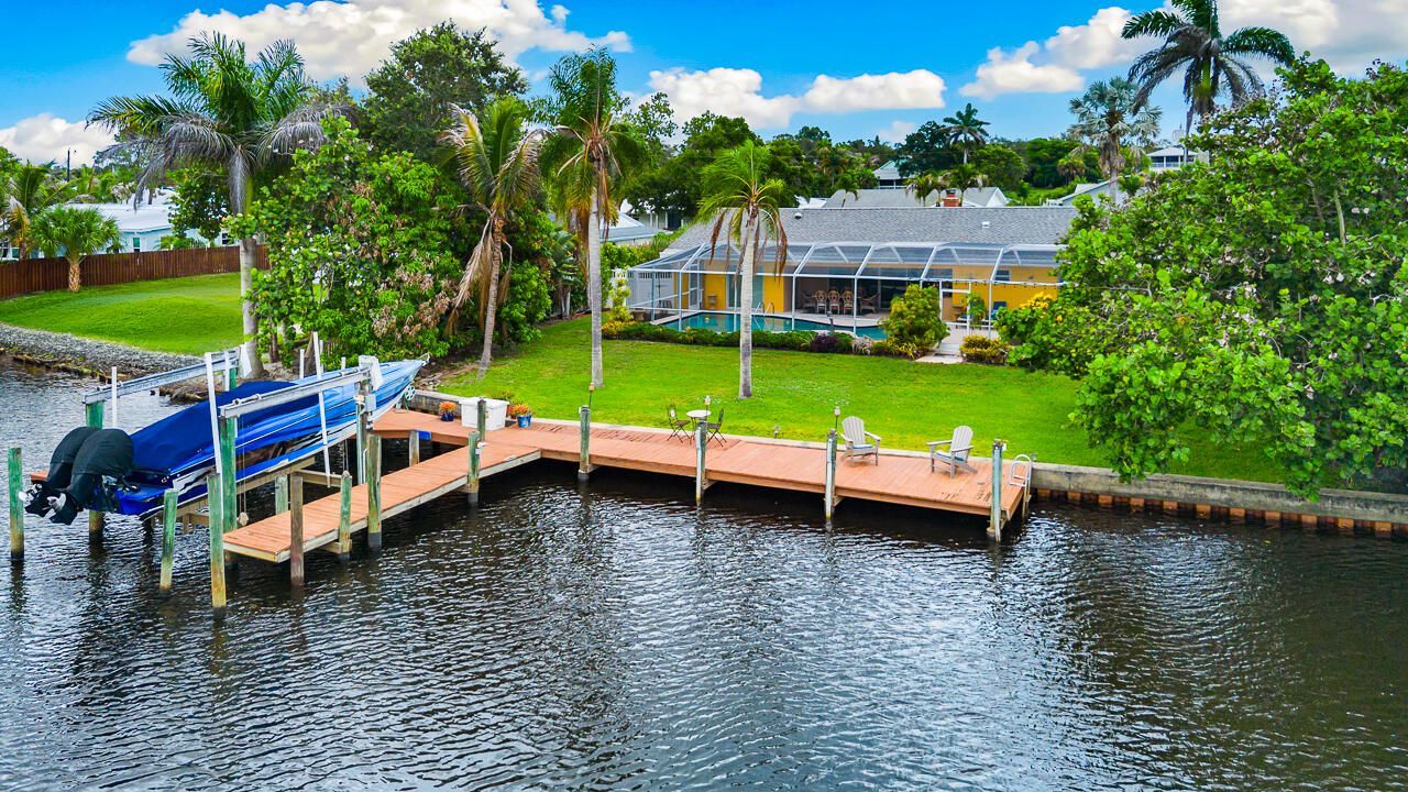 622 SW Pine Tree Lane, Palm City, FL 34990 Photo