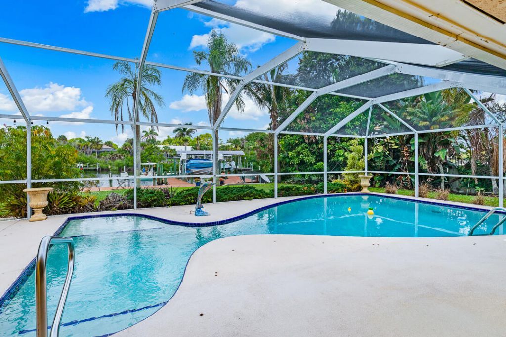 622 SW Pine Tree Lane, Palm City, FL 34990 Photo