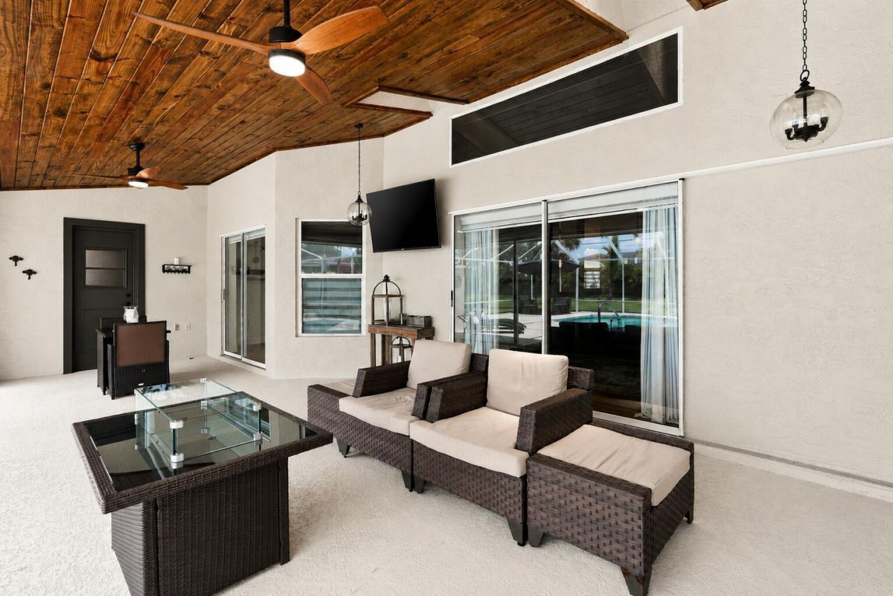 650 SE Hidden River Drive, Port Saint Lucie, FL 34983 Photo