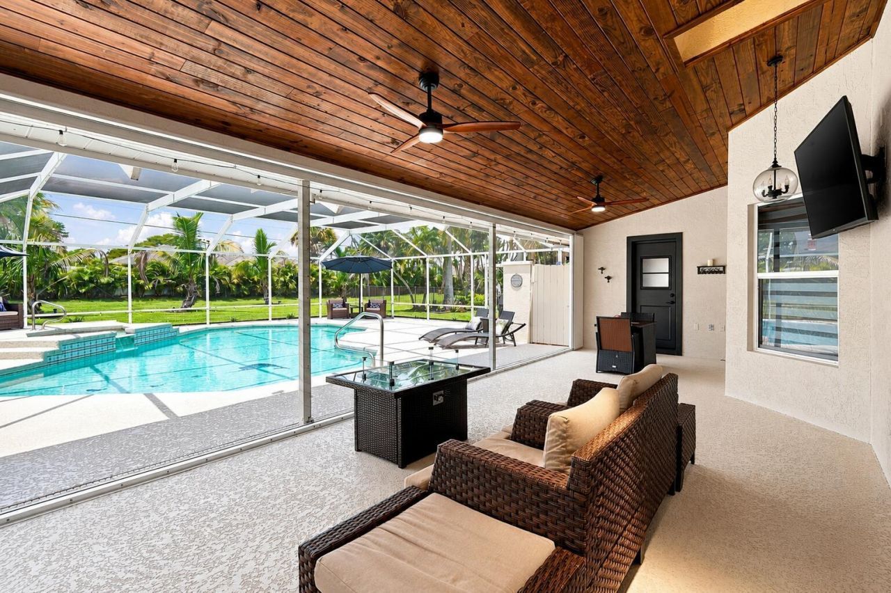 650 SE Hidden River Drive, Port Saint Lucie, FL 34983 Photo