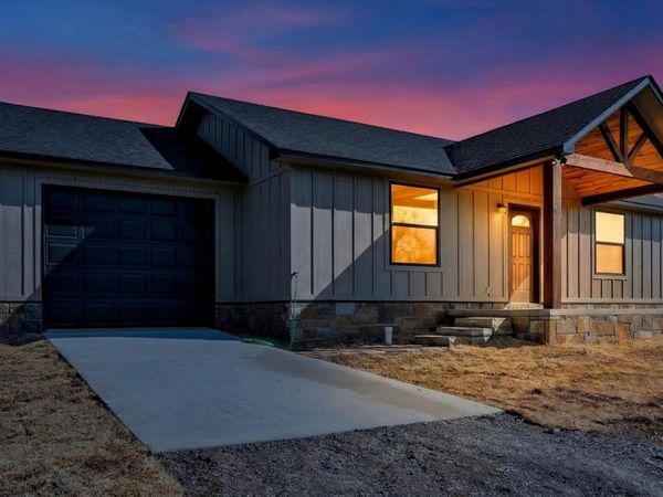 301 Swanson Road , McCurtain, OK 74944