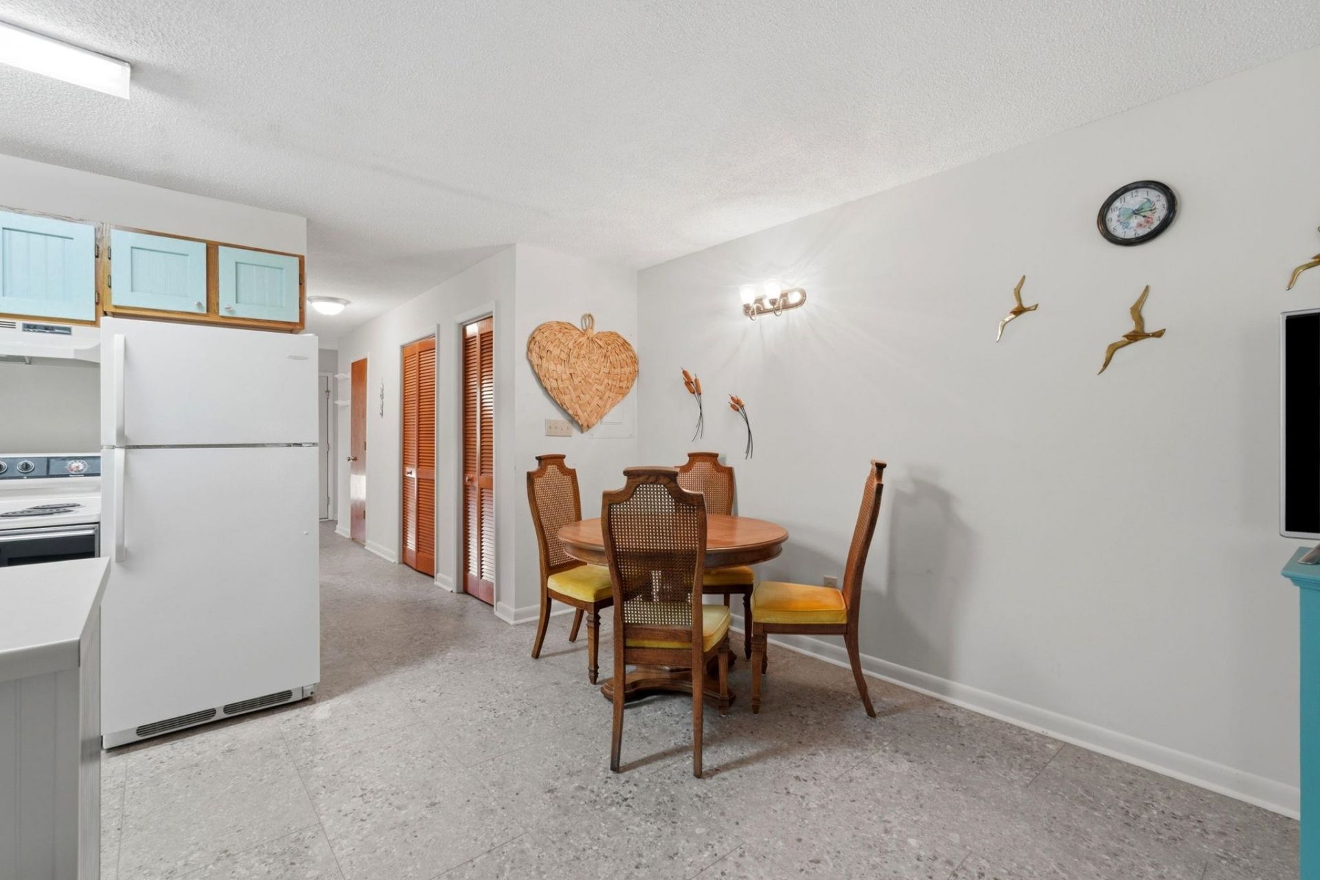 500 Fairway Village Dr. Photo 13