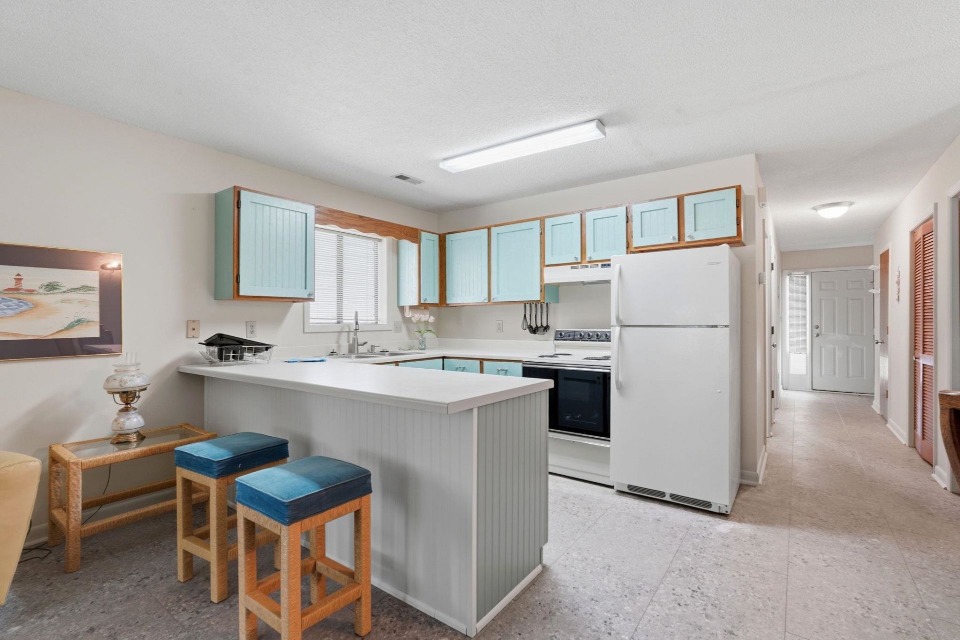 500 Fairway Village Dr. Photo 15