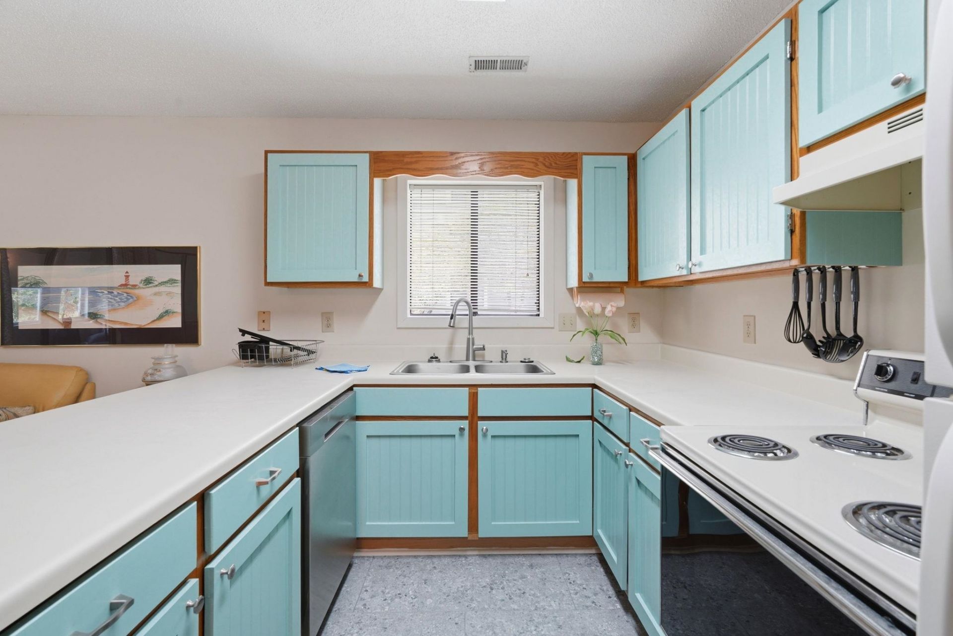 500 Fairway Village Dr. Photo 17