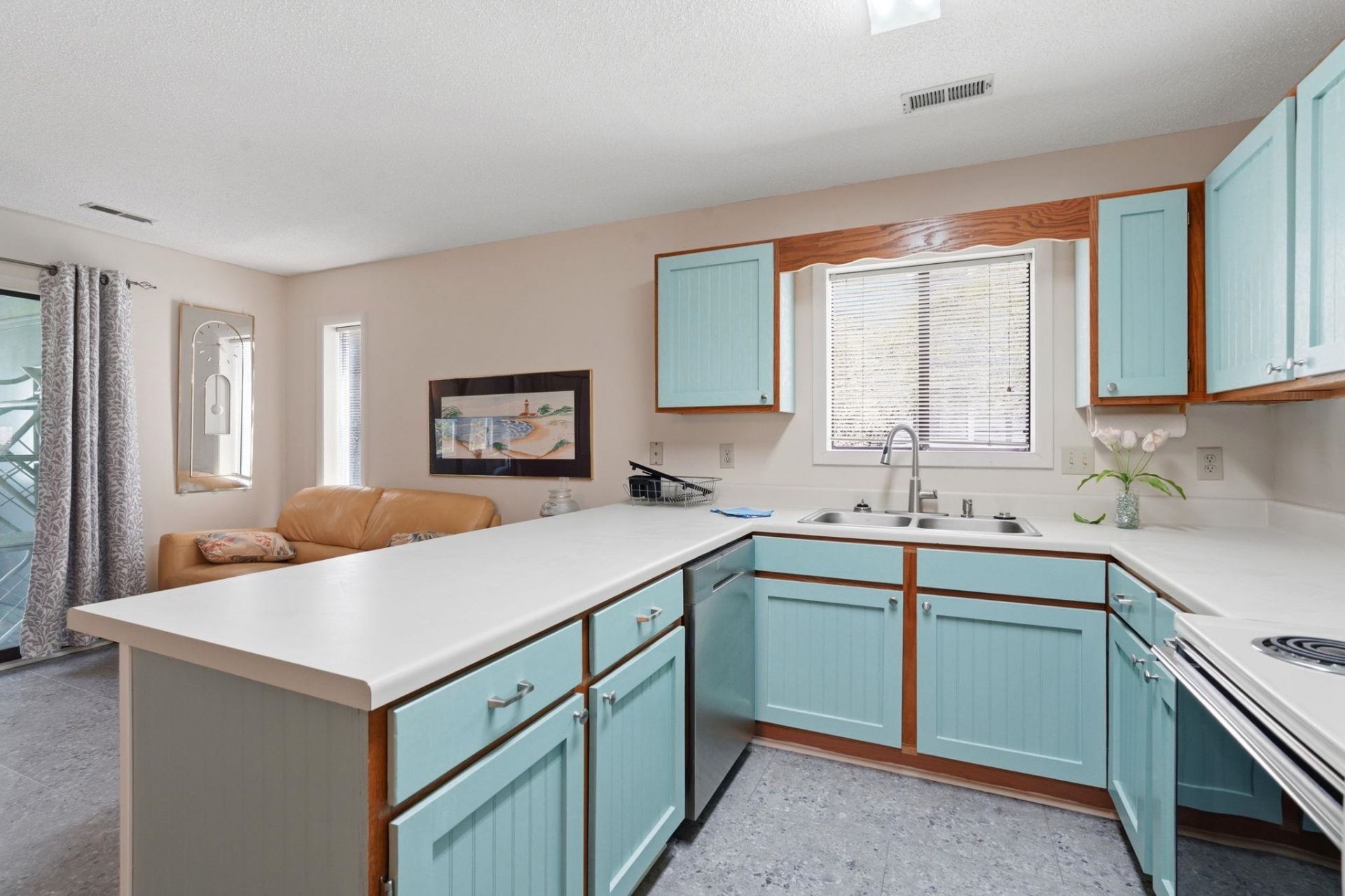 500 Fairway Village Dr. Photo 18