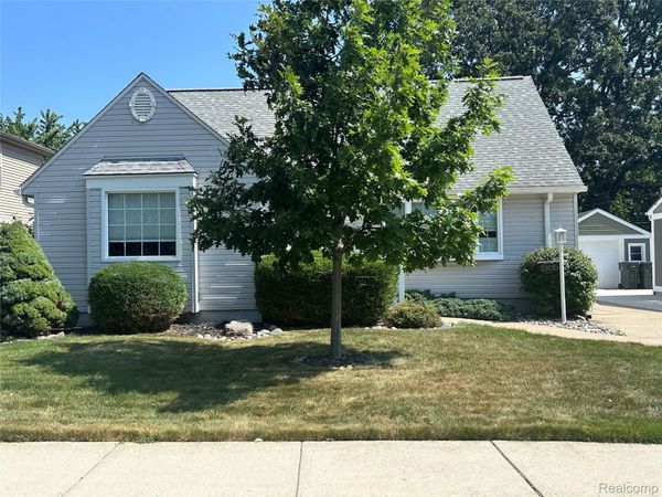 23231 Detour Street, St Clair Shores, Mi 48082