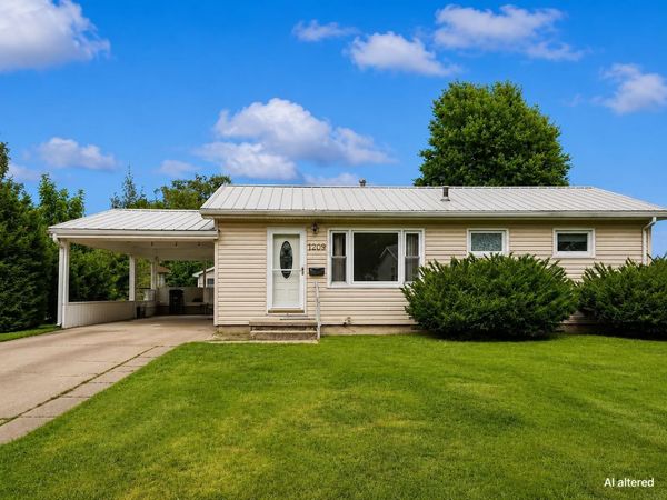 1209 Eleanor Drive, Waterloo, IA 50701