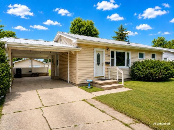 1209 Eleanor Drive, Waterloo, IA 50701