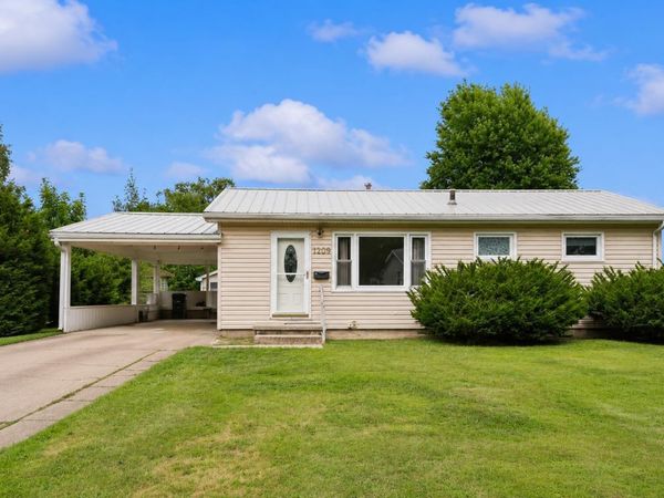 1209 Eleanor Drive, Waterloo, IA 50701