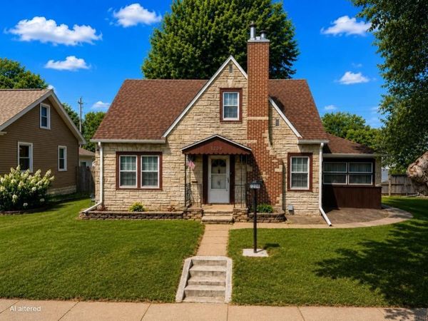 1206 Western Avenue, Waterloo, IA 50702