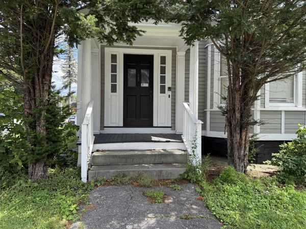 130 Pleasant Street, Claremont, NH 03743